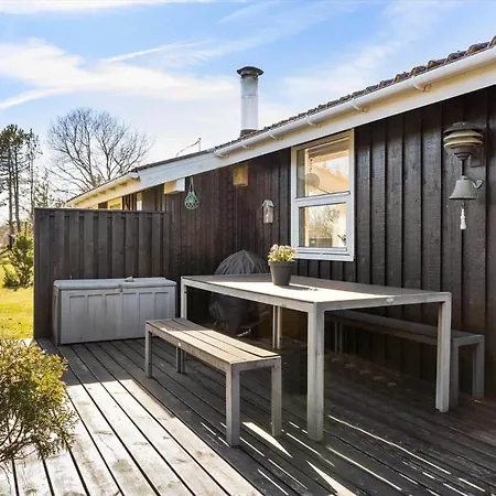 Tv1719-frederikshavn-lerbaekvej-45